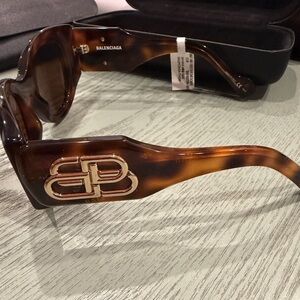 Balenciaga Round-Frame Acetate Sunglasses Havana Brown (BB0070S-30008288-007)